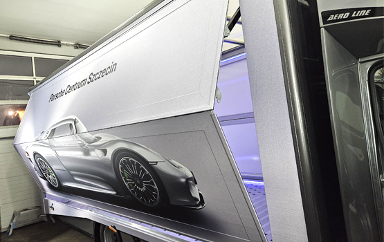 Druk wielkoformatowy i oklejanie samochodów reklamą