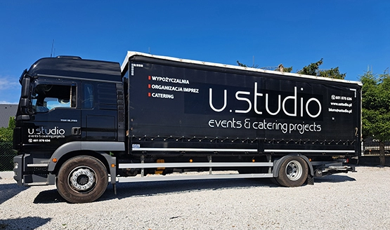 Rodzaje reklamy na autach